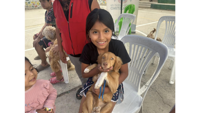 Se compartio con nuestros vecinos valiosos consejos para el bienestar de sus amigos peludos. 
Además,se  realizo desparacitación interna y externa a nuestros fieles compañeros, contribuyendo a su salud y protección.