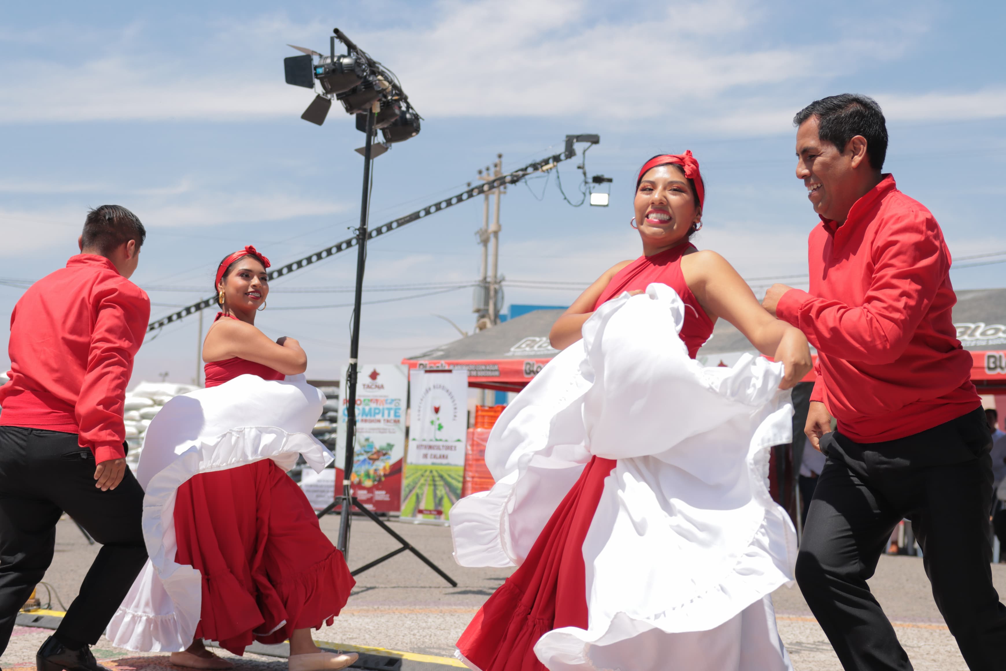 Empezó la fiesta del vino en Tacna 