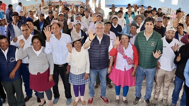 Ministro del Ambiente y comunidad Cruz de Mayo logran importantes acuerdos para la conservación de Laguna Parón