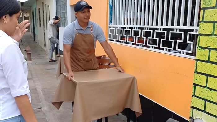 Inspeccionan restaurant
