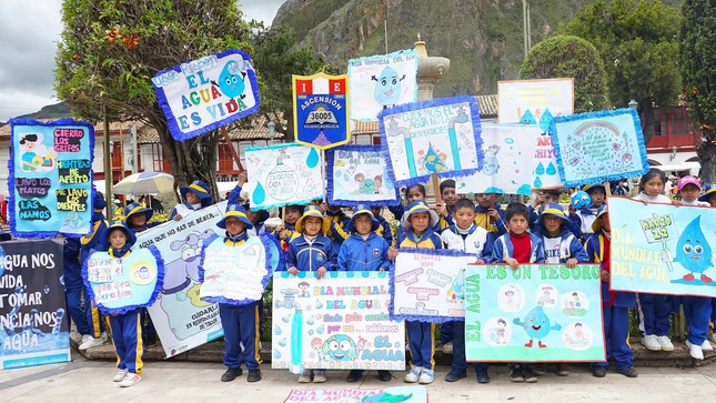 Nota de prensa sobre el pasacalle realizado en Ascensión por el Día Mundial del Agua