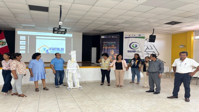 Para mejorar la orientación y acompañamiento a las familias, la DREP capacitó a los especialistas consejeros del servicio 'Familia te escucho'.