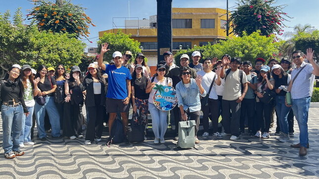 Alumnos Universidad "San Pablo" Arequipa llegan a Mollendo