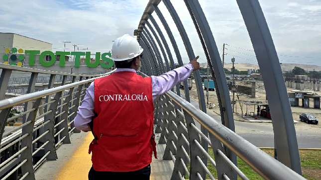 Áncash.-  La Contraloría General de la República evidenció que servidores de la Municipalidad Provincial del Santa no cautelaron el cumplimiento del contrato y de la normas aplicables en la ejecución de la obra del puente peatonal del terminal terrestre de Chimbote en el 2024; hechos que han acelerado el deterioro de la infraestructura construida y que afecta la ruta accesible de la rampa para usuarios con discapacidad.