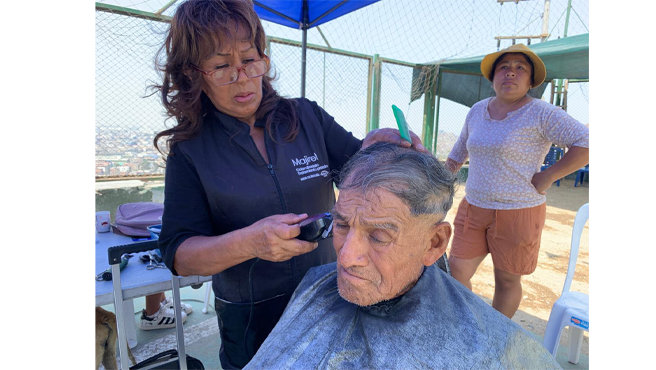 En esta ocasión, con motivo de celebrarse su 42 años de aniversario del A.H. Amauta II, los adultos pudieron disfrutar de servicios gratuitos como cortes de cabello, peinados y manicure, mientras que los niños se divirtieron con pintado de caritas. 
Además, se brindó desparacitacion gratuita para las mascotas y una charla sobre tenencia responsable de mascotas, donde se compartieron consejos sobre el cuidado y bienestar de los animales en el hogar.
¡Felicitamos a todos los vecinos del A.H. Amauta II en su aniversario!