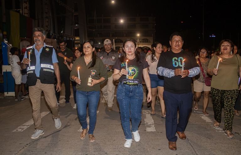 Encendido de velas, dando un respiro al planeta.