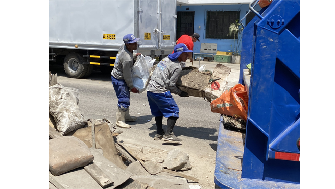 Los materiales acumulados en las viviendas de nuestros vecinos fueron entregados como madera, llantas, muebles viejos, plásticos, entre otros.
Las jornadas de limpieza continuarán por todo el distrito con la finalidad de mantener las calles y viviendas limpias mejorando la calidad de vida y preservando la salud de la población Agustiniana.