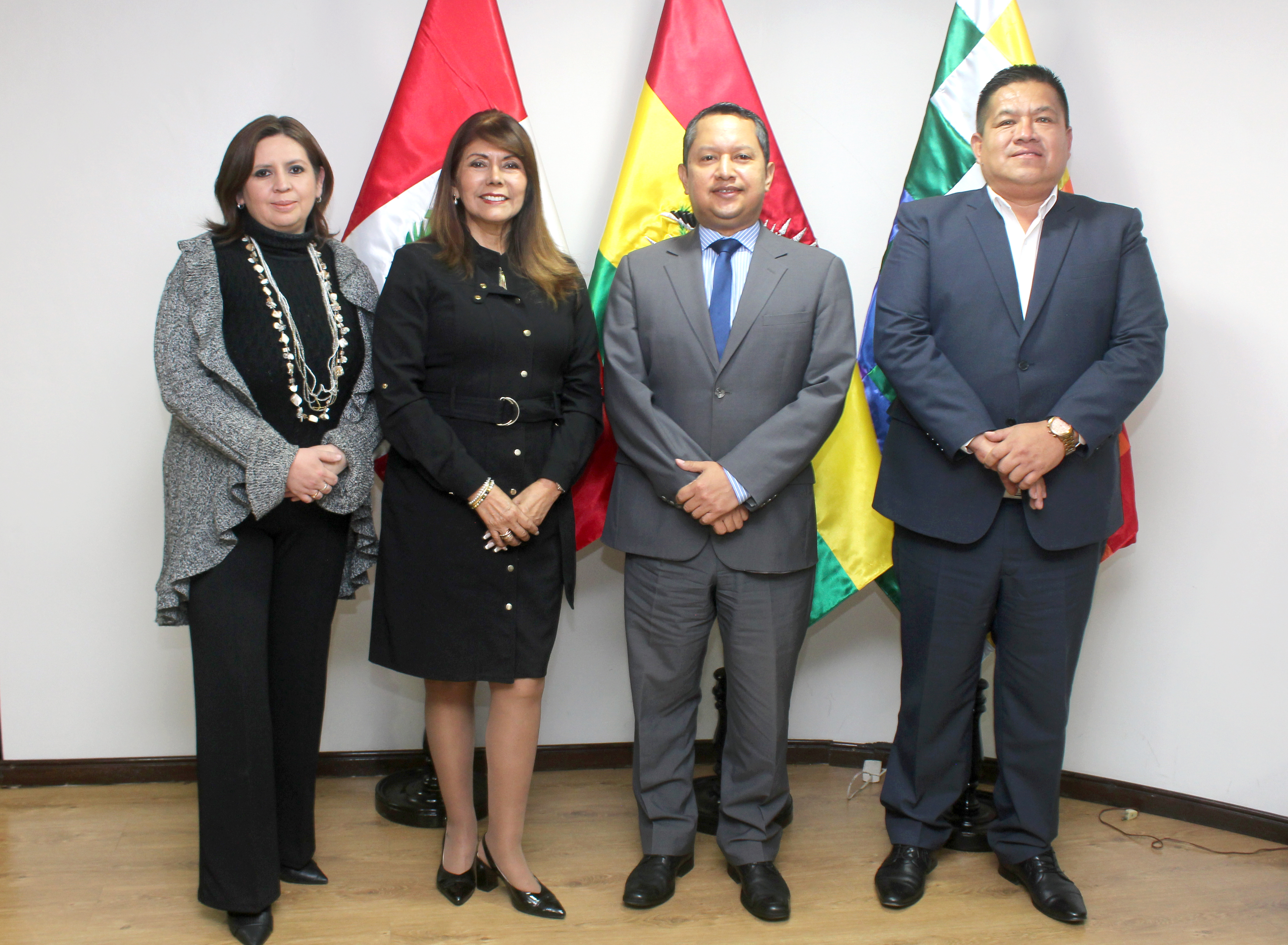 Encargado de Negocios a.i. con funcionarios de PROMPERÚ en Bolivia