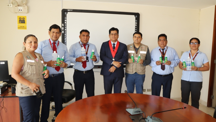 Corte Superior de Piura entrega material de seguridad a agentes de resguardo