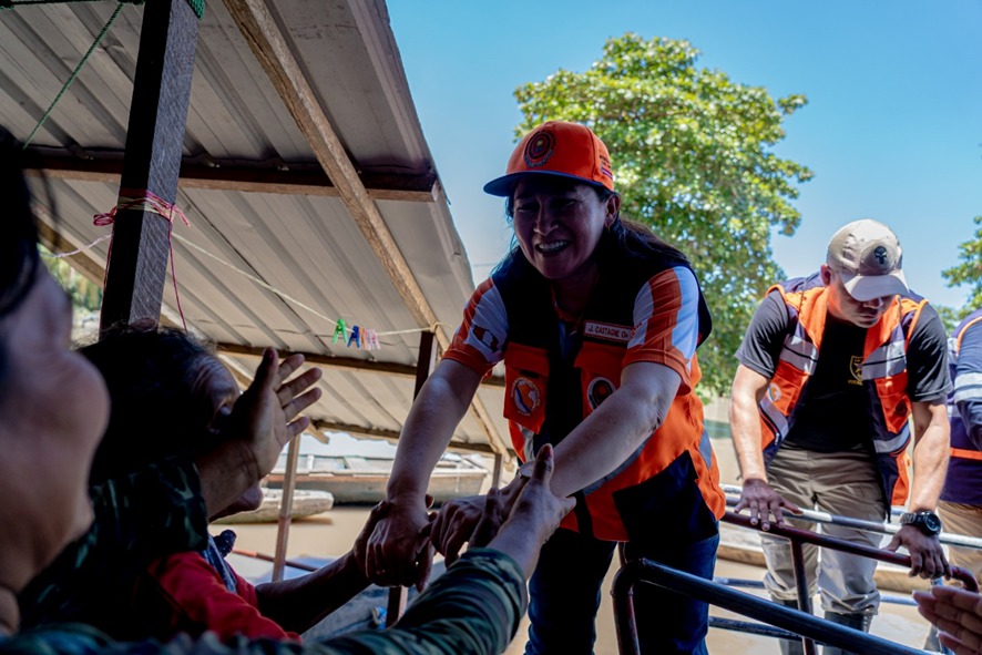 El caserío Puerto Caridad se encuentro a 1 hora y media, aguas abajo del río Ucayali.