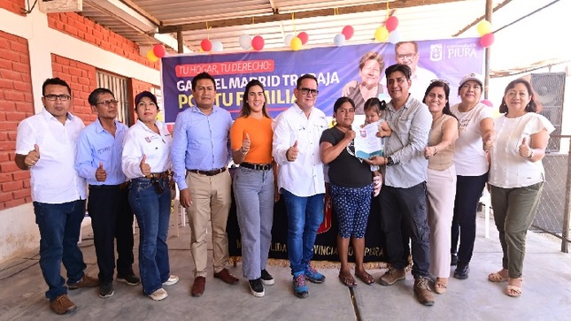 Entrega de títulos de propiedad