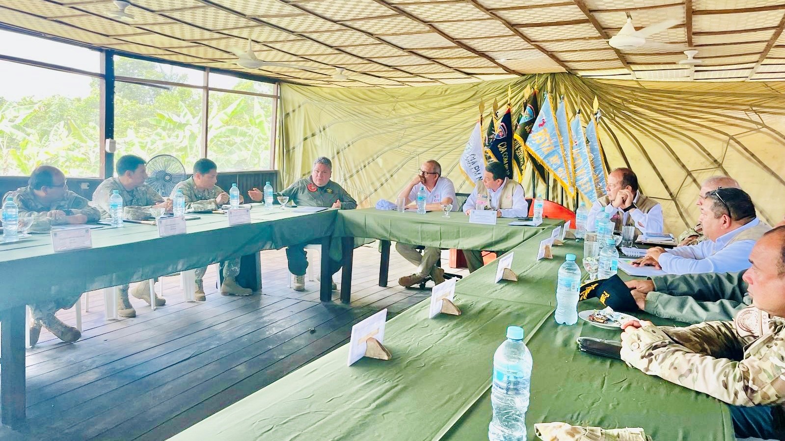 Autoridades del sector Defensa realizan visita al Comando Operacional de la Amazonía