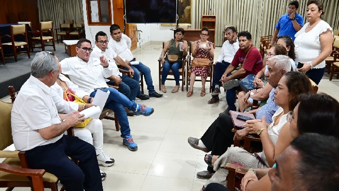 Reunión centre vecinos y autoridades
