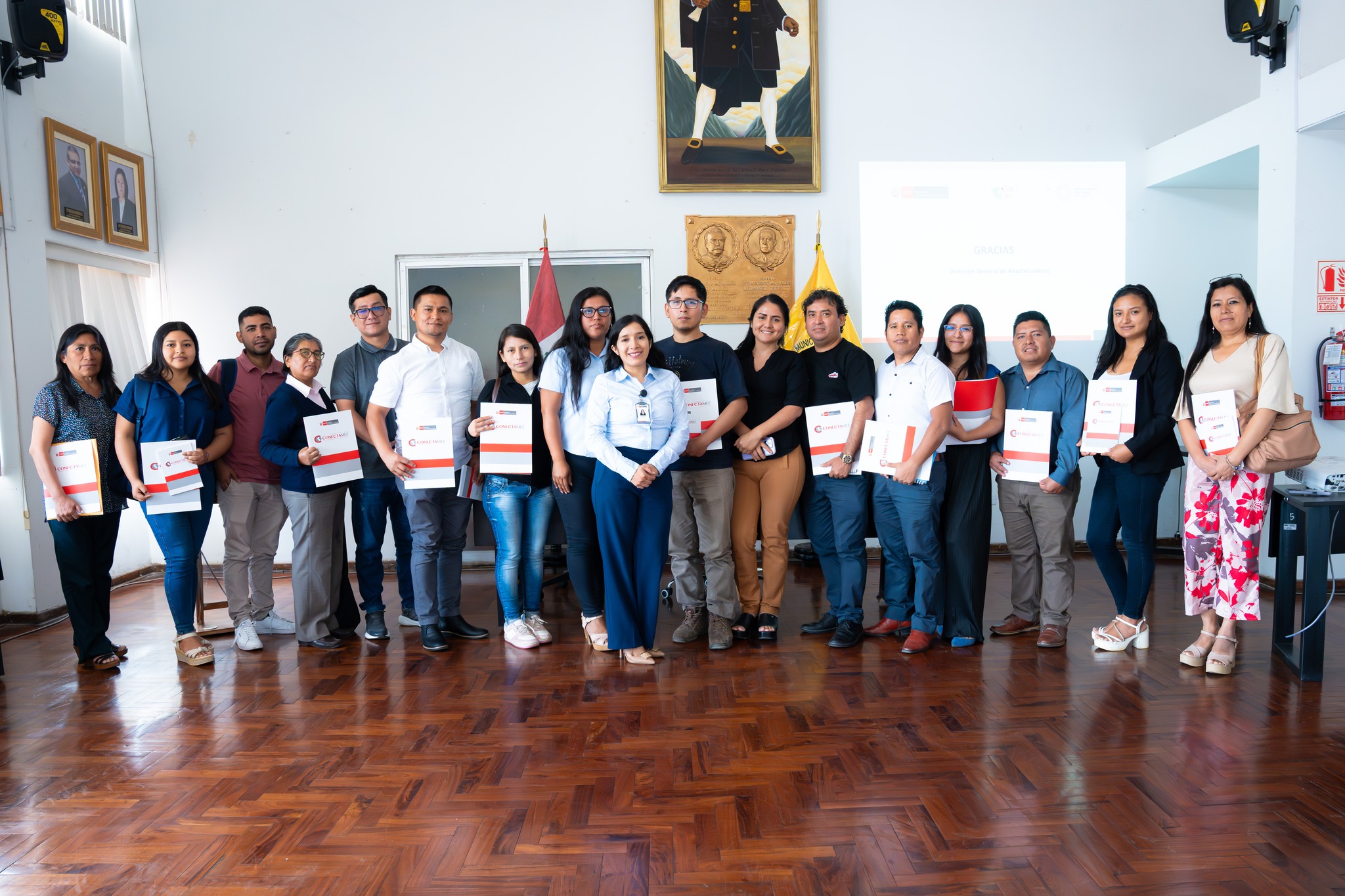 Servidores Públicos de Huaral reciben capacitación sobre programación multianual de bienes, servicios y obras 2026-2028