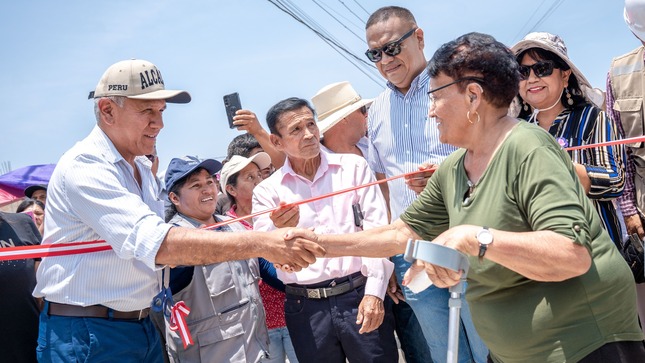 Fernando Cárdenas entregó obra asfaltada en la vía colectora San Isidro Los Naturales – Retes III Etapa