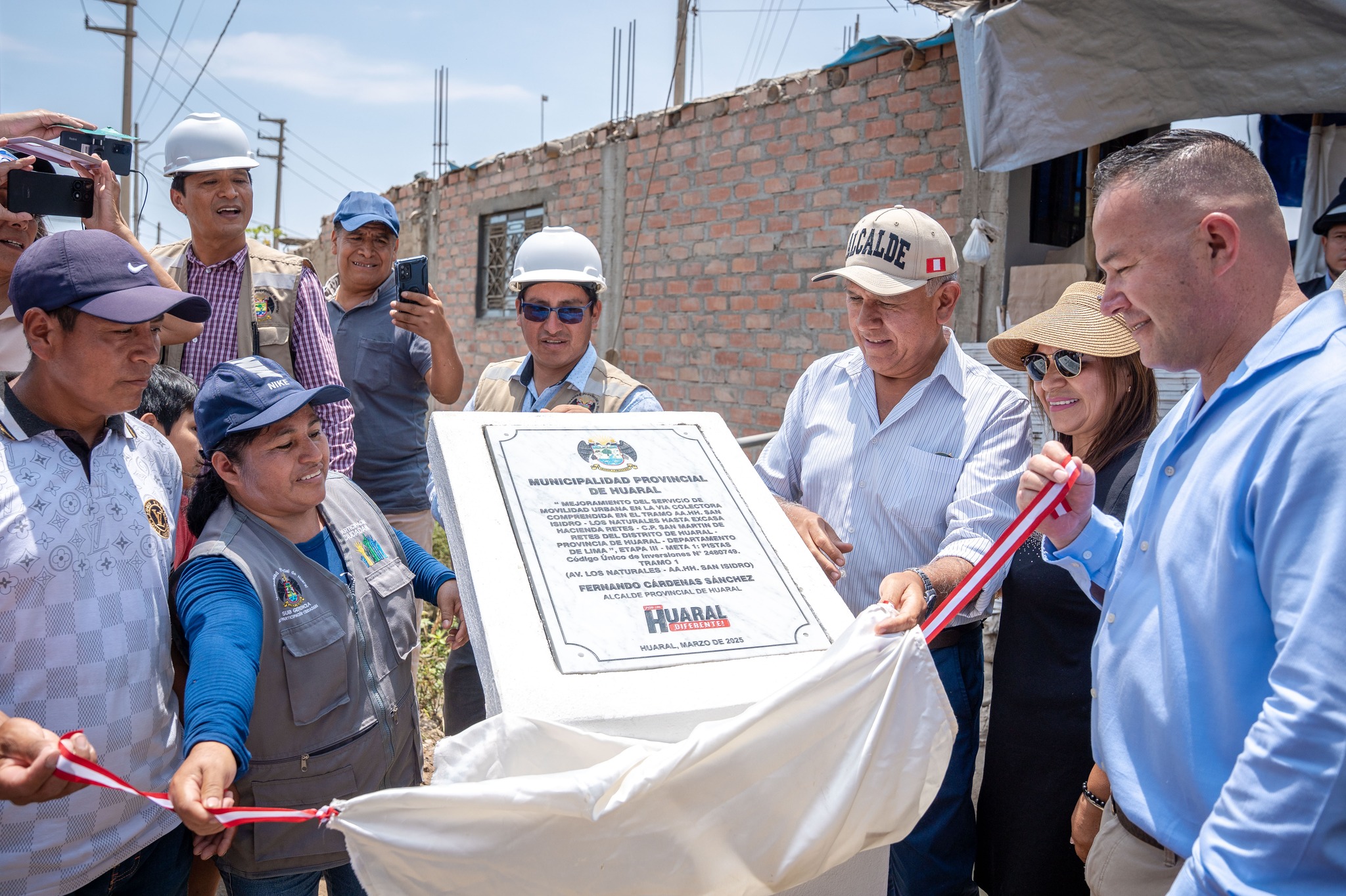 Fernando Cárdenas entregó obra asfaltada en la vía colectora San Isidro Los Naturales – Retes III Etapa
