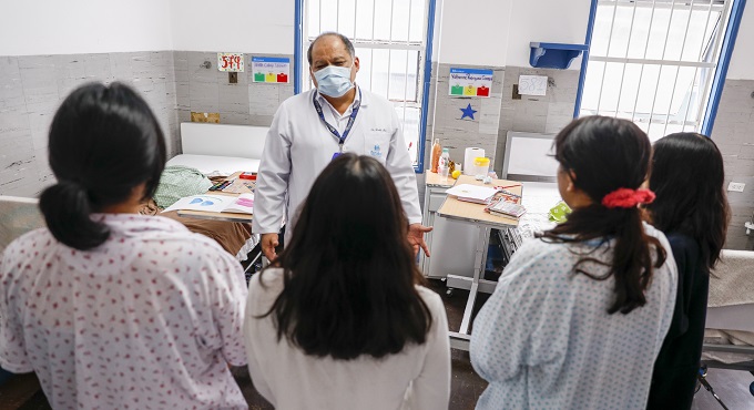 Cerca del 60 % de adolescentes atendidos en psiquiatría del Hospital Almenara de EsSalud han consumido drogas