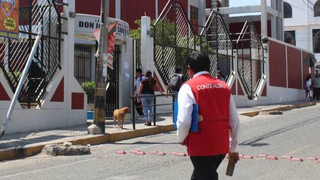 Tacna. – La Contraloría General a través de la Gerencia Regional de Control de Tacna inició un operativo en 20 instituciones educativas ubicadas en 7 distritos de la provincia Tacna, con la finalidad de verificar si los sistemas de señalización de tránsito en zonas escolares funcionan eficientemente para garantizar la seguridad de los estudiantes y miembros de la comunidad educativa. 