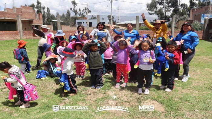 Presentes para niños de educación inicial de parte de la Municipalidad