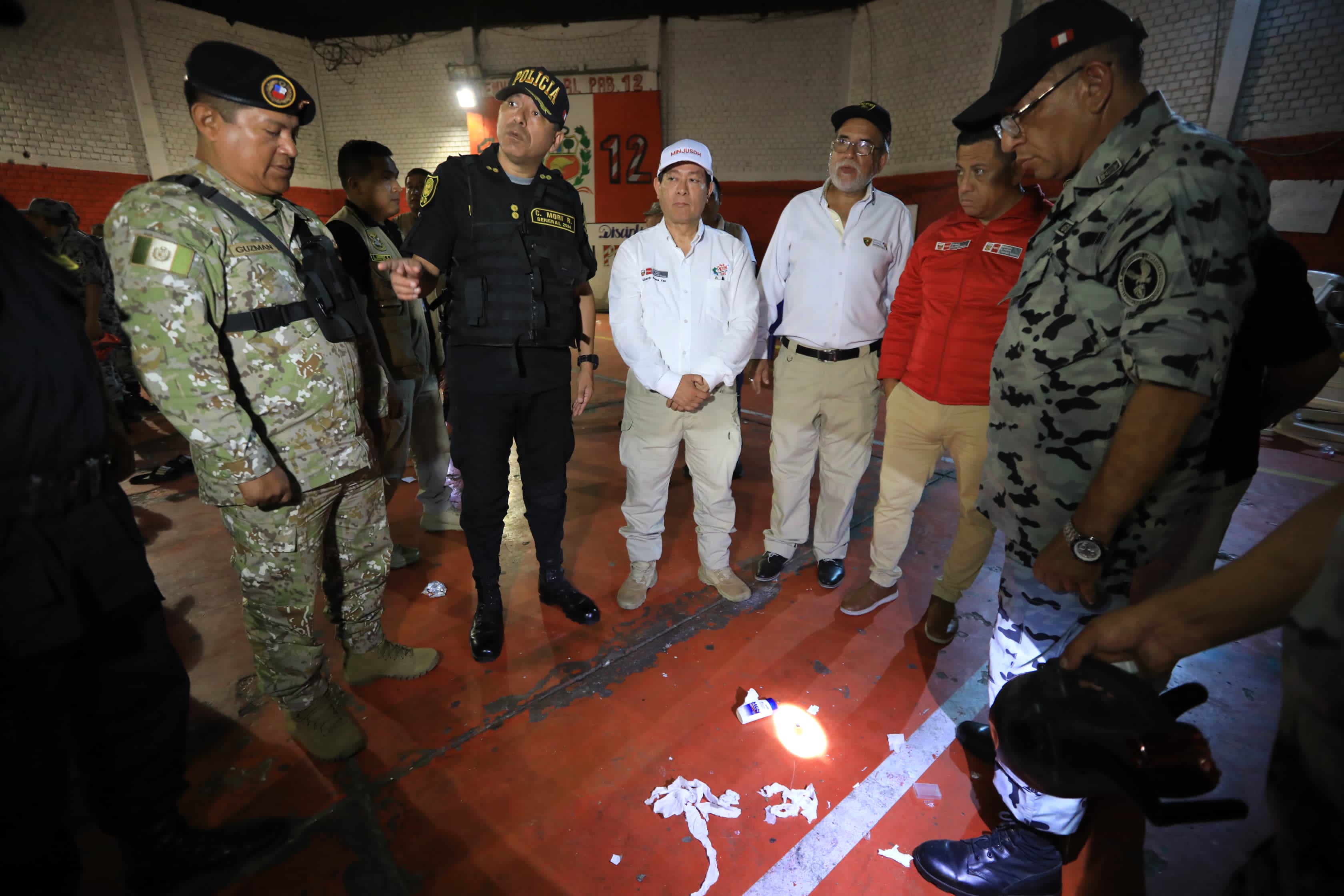 Fuerzas Armadas garantizan seguridad durante megaoperativo en penales de Lima y Callao