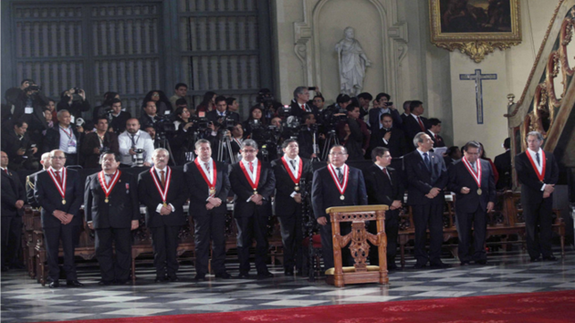 Magistrados del Tribunal Constitucional participaron en los actos conmemorativos por el aniversario patrio