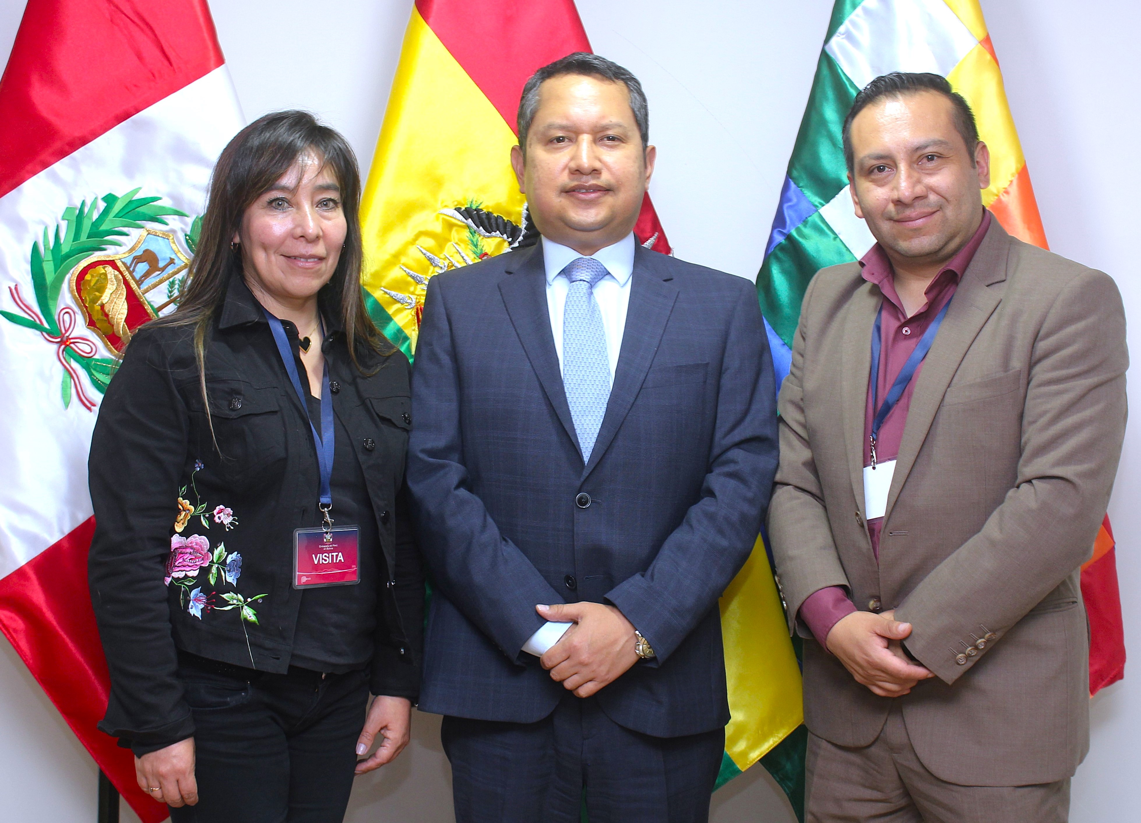 Encargado de Negocios a.i. con representantes del Campo Ferial Chuquiago Marka