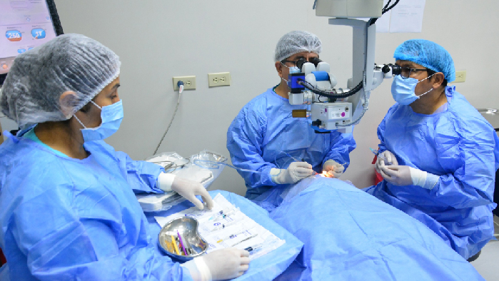 Cirugías exitosas de cataratas con técnica facoemulsificación