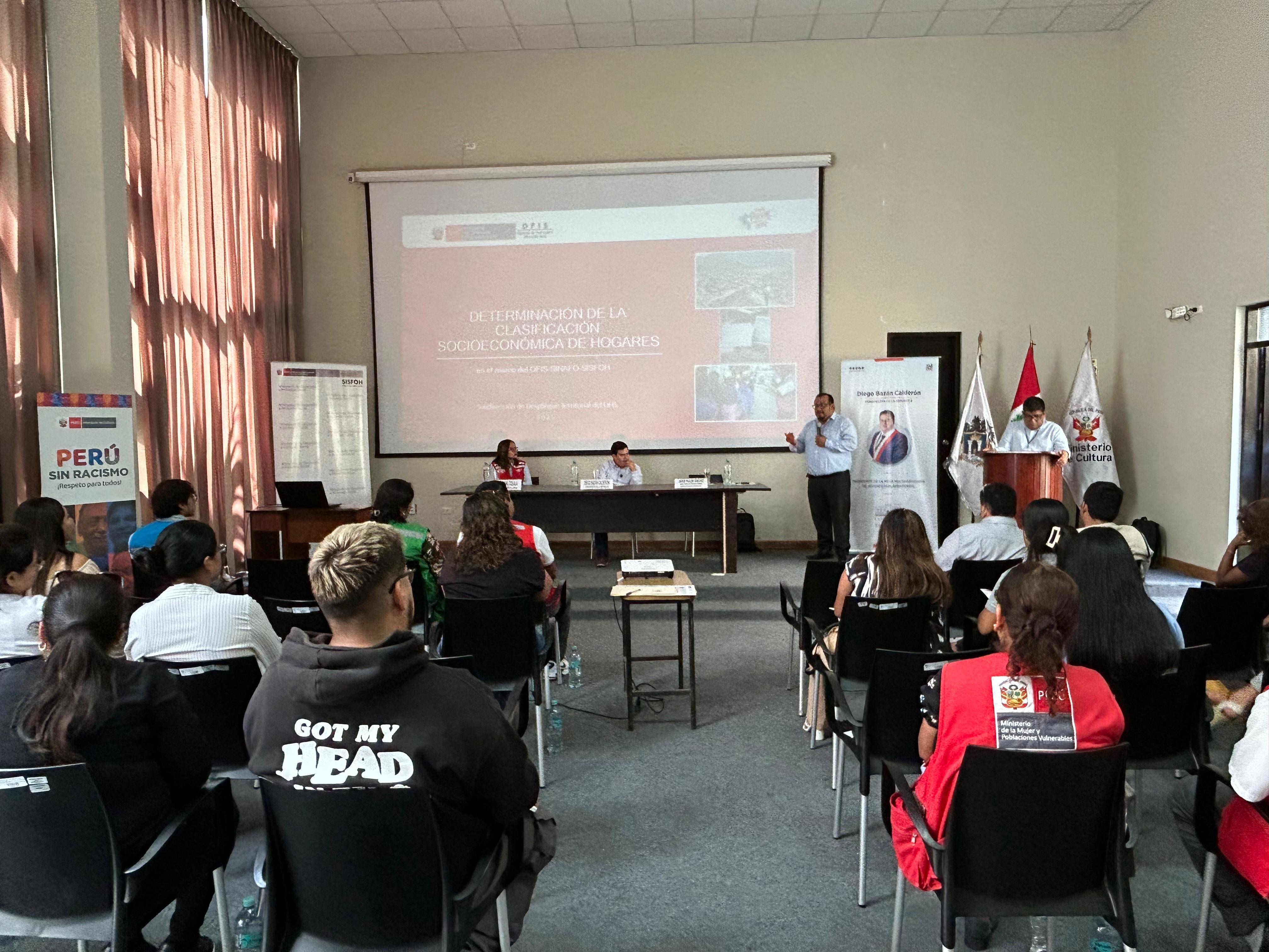 capacitación a responsables de OMAPED en La Libertad