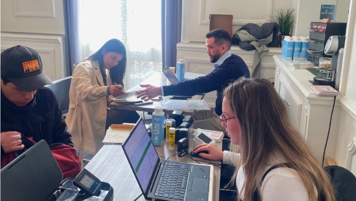 Comunidad peruana residente en la región francesa de la Occitania recibe atención consular