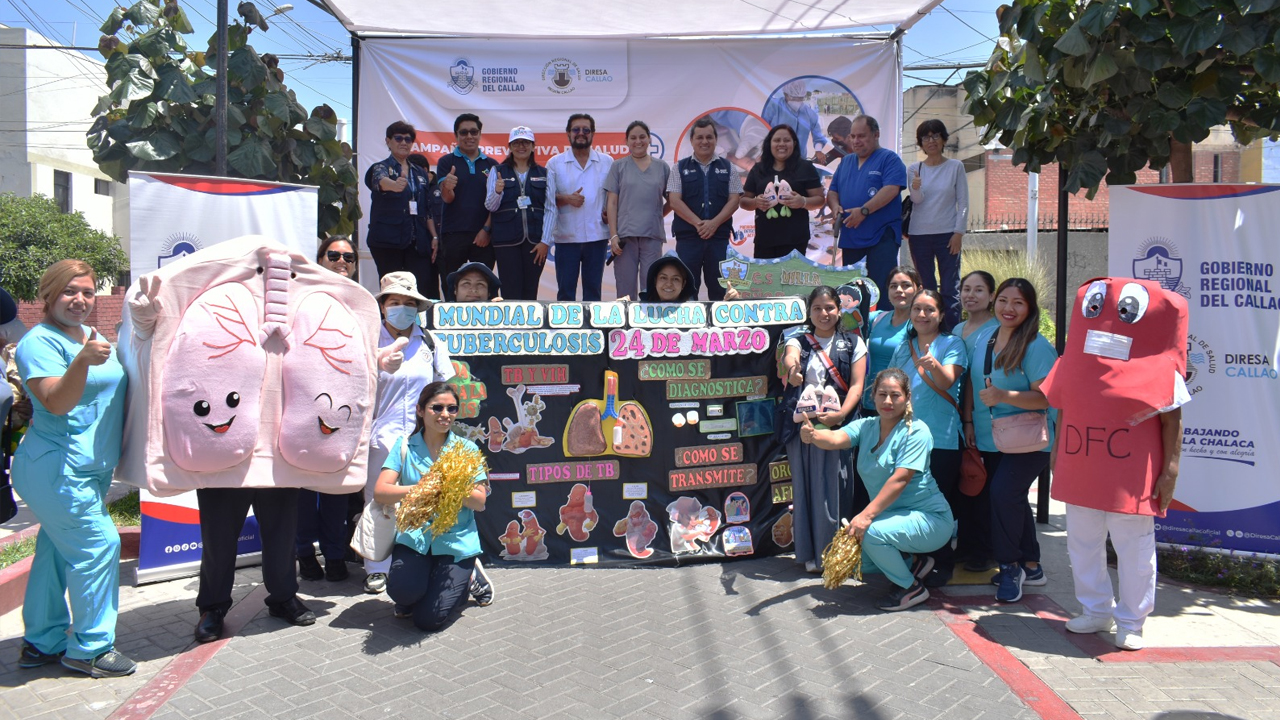 Autoridades a inicio de la campaña preventiva de salud
