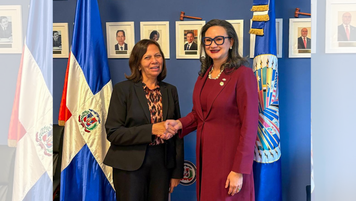 Embajadora Ana María Sánchez impulsa su candidatura en Washington D.C. y se reúne con el secretario general electo de la OEA