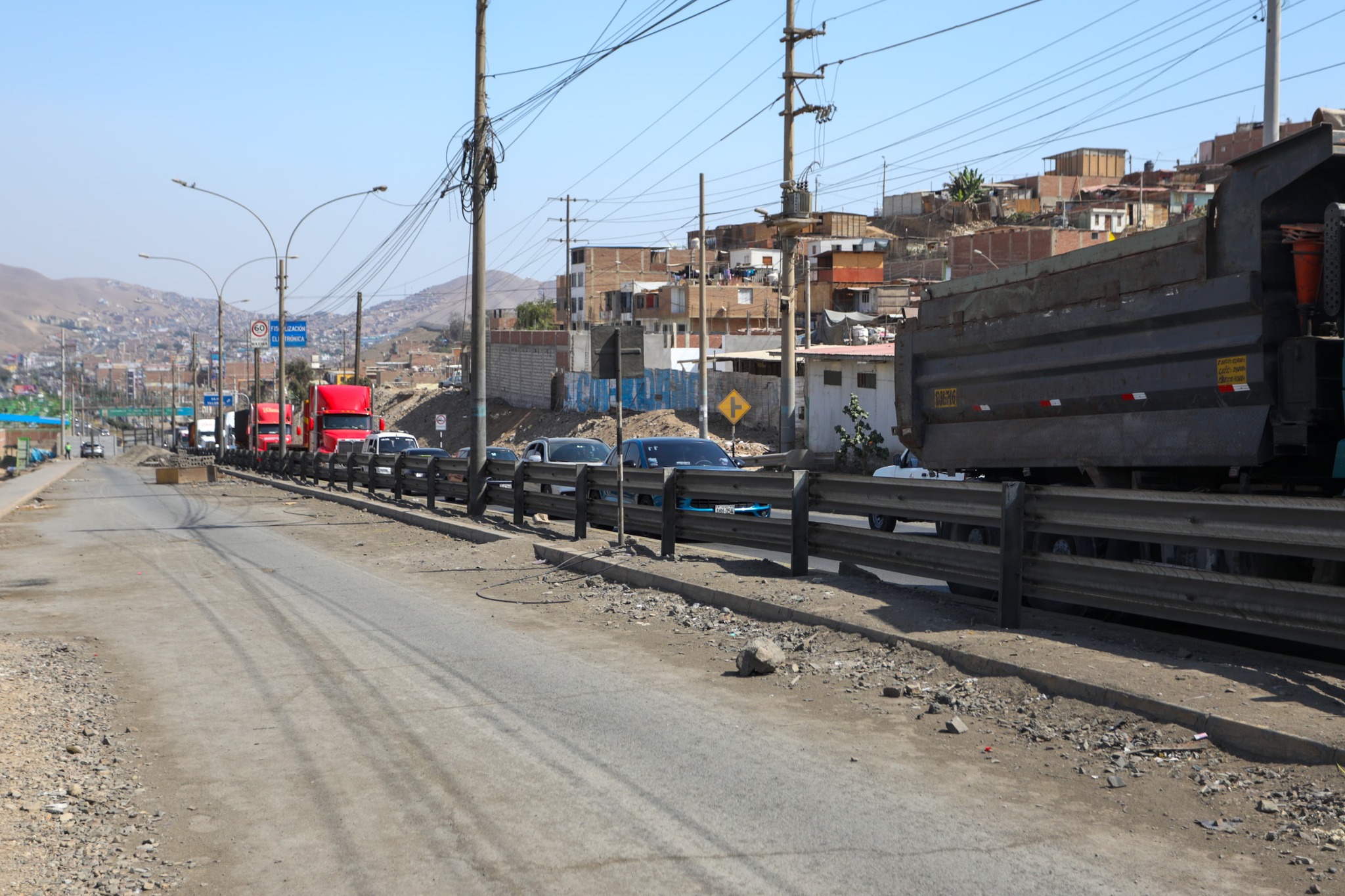🚦🚗 Vecinos de Ventanilla siguen afectados por el caos vehicular en el Km 3.5 tras casi 7 años sin solución. ¡Seguiremos exigiendo respuestas!