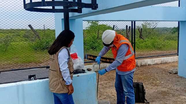 Municipalidad de Sullana toma muestras de agua de consumo humano en la zona rural 