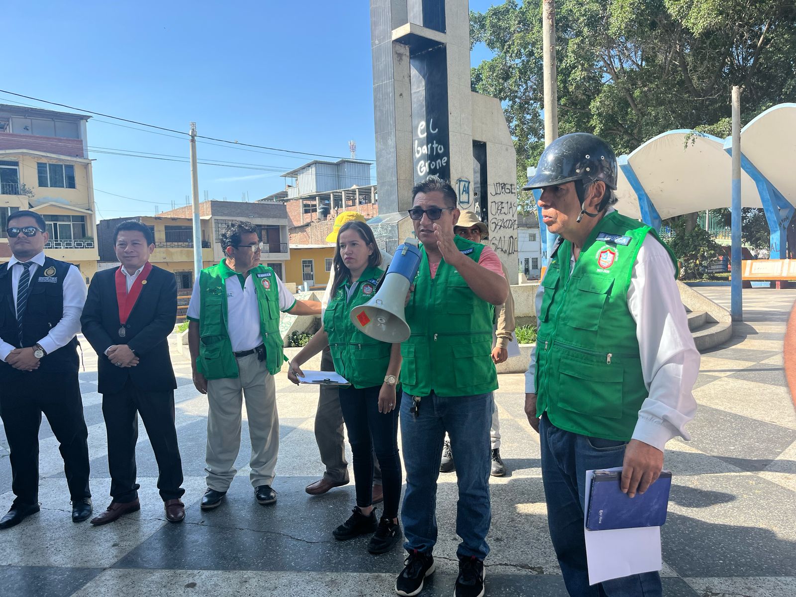 Sentenciados a trabajos comunitarios realizarán limpieza en el canal vía