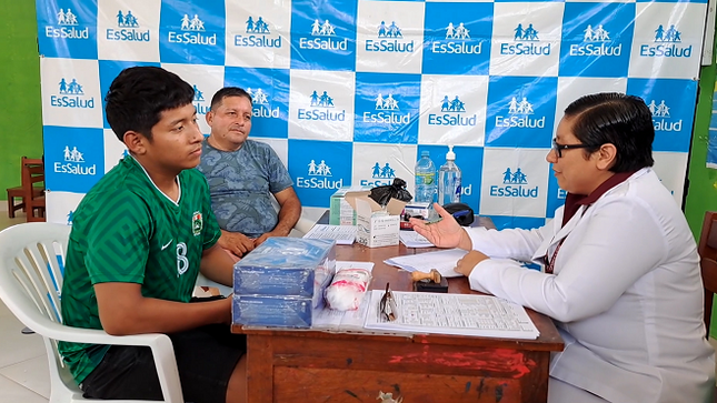 Personal de EsSalud recorre más de 400 kilómetros para llevar atención médica a San Lorenzo en Loreto