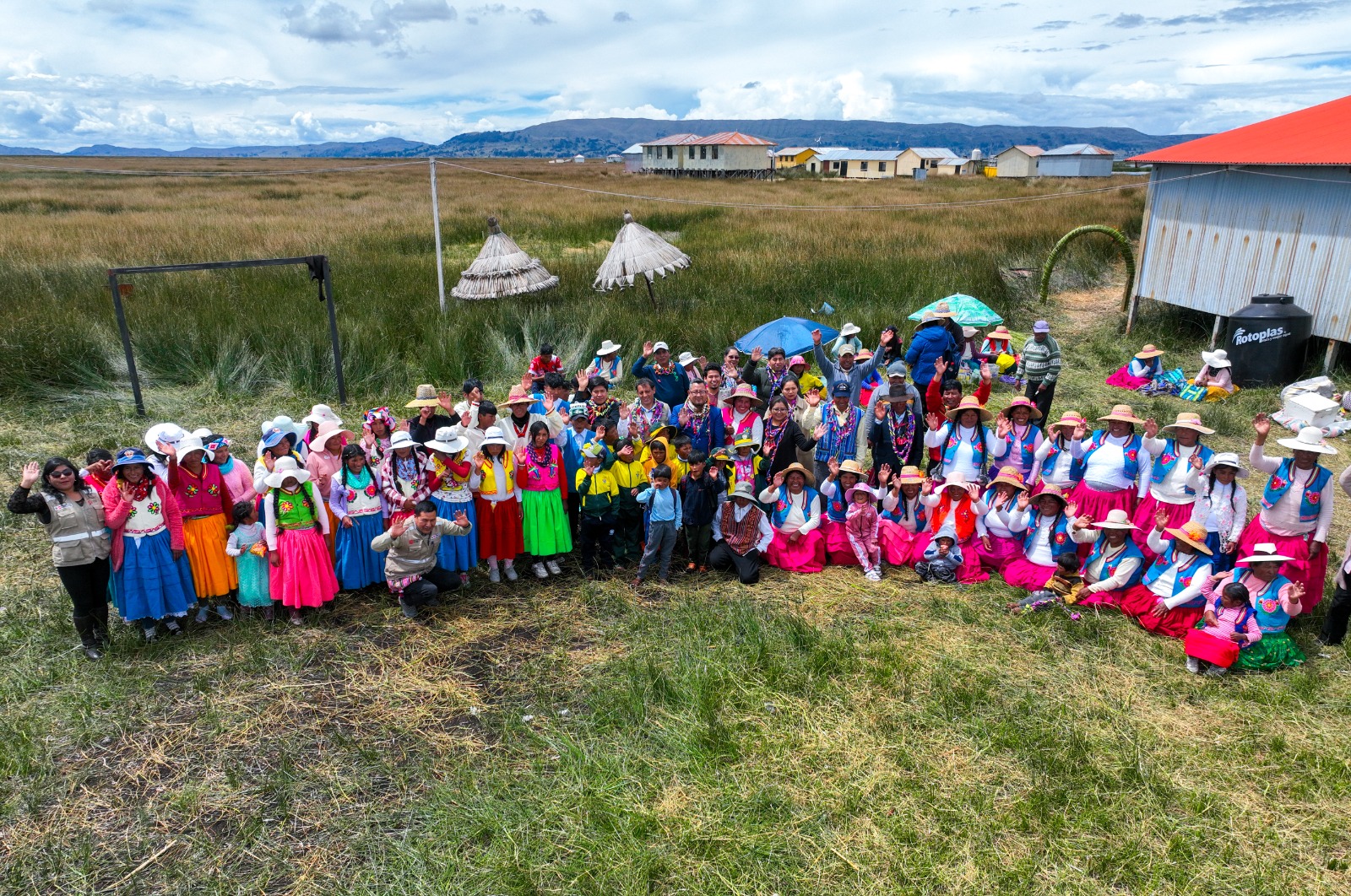 Escolares de la Isla Qhapi en Lago Titicaca