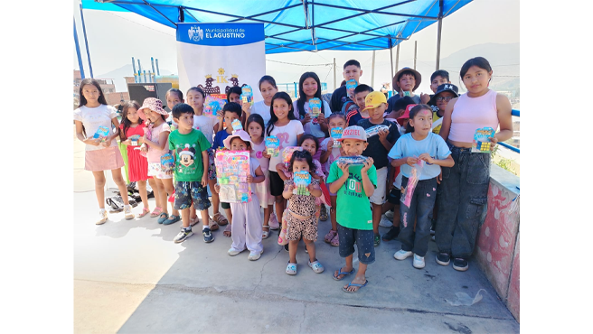 La jornada se desarrolló en el Parque Infantil del sector, donde vecinos de todas las edades disfrutaron de diversos servicios gratuitos como corte de cabello, trenzas, dibujo y pintura y caritas pintadas . Además, los más pequeños participaron en una entretenida gincana y recibieron premios al finalizar.
Los vecinos demostraron su creatividad y espíritu de unión en el concurso de decoración de calles  y bombardas para darle realce a la celebración en su aniversario. Pasajes y calles como Túpac Amaru, Miguel Grau, Chavín de Huántar, Chan Chan, Pisac y Tacna se vistieron de fiesta con banderines multicolores, pancartas, arcos de globos y escaleras pintadas de azul y blanco. El Secretario General, David Coacqui Quispe, expresó su reconocimiento a la comunidad y premió a los ganadores del campeonato interno de fútbol organizado entre los vecinos.
¡Gracias, Bello Horizonte, por su cálido recibimiento y felicidades por un aniversario más!