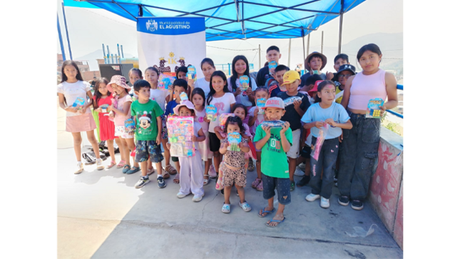La jornada se desarrolló en el Parque Infantil del sector, donde vecinos de todas las edades disfrutaron de diversos servicios gratuitos como corte de cabello, trenzas, dibujo y pintura y caritas pintadas . Además, los más pequeños participaron en una entretenida gincana y recibieron premios al finalizar.
Los vecinos demostraron su creatividad y espíritu de unión en el concurso de decoración de calles  y bombardas para darle realce a la celebración en su aniversario. Pasajes y calles como Túpac Amaru, Miguel Grau, Chavín de Huántar, Chan Chan, Pisac y Tacna se vistieron de fiesta con banderines multicolores, pancartas, arcos de globos y escaleras pintadas de azul y blanco. El Secretario General, David Coacqui Quispe, expresó su reconocimiento a la comunidad y premió a los ganadores del campeonato interno de fútbol organizado entre los vecinos.
¡Gracias, Bello Horizonte, por su cálido recibimiento y felicidades por un aniversario más!