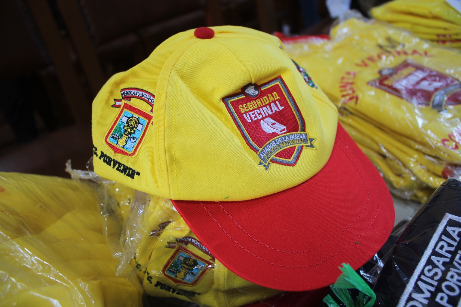 GORRO PARA LA SEGURIDAD VECINAL