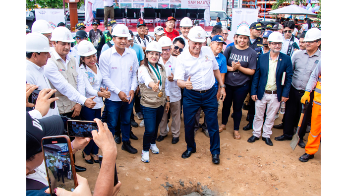 Alcaldesa participa en ceremonia de primera piedra de Ricardo Palma.