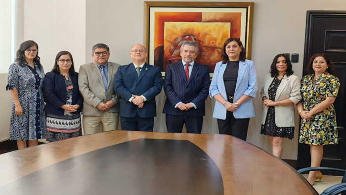 Autoridades de USAT reciben a magistrados del Tribunal Constitucional