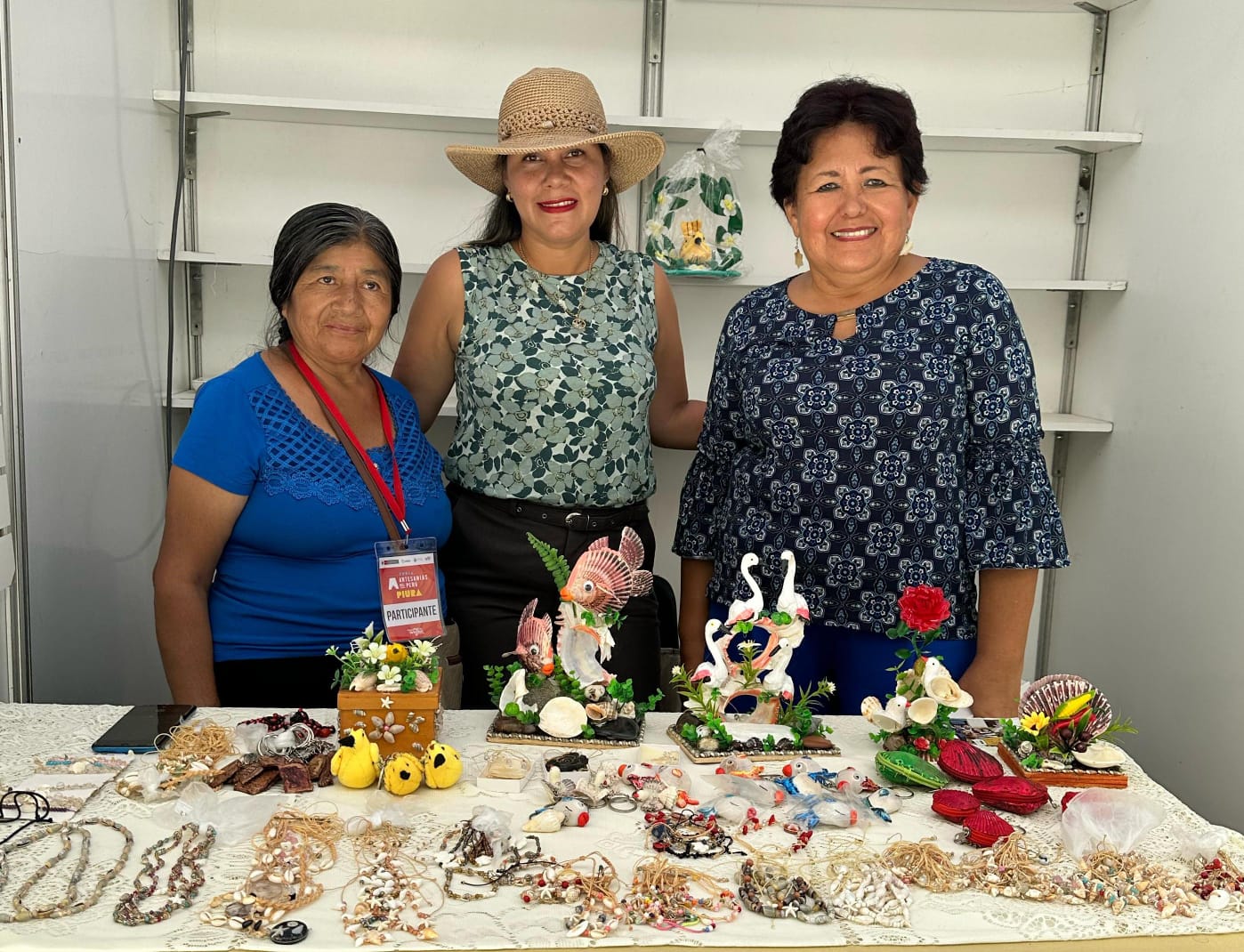 Presidenta del Comité de Damas del GORE ratifica su compromiso con las mujeres artesanas de la región