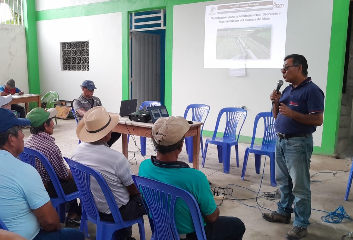 Capacitación a productores de Atumplaya sobre el sistema de riego Tioyacu