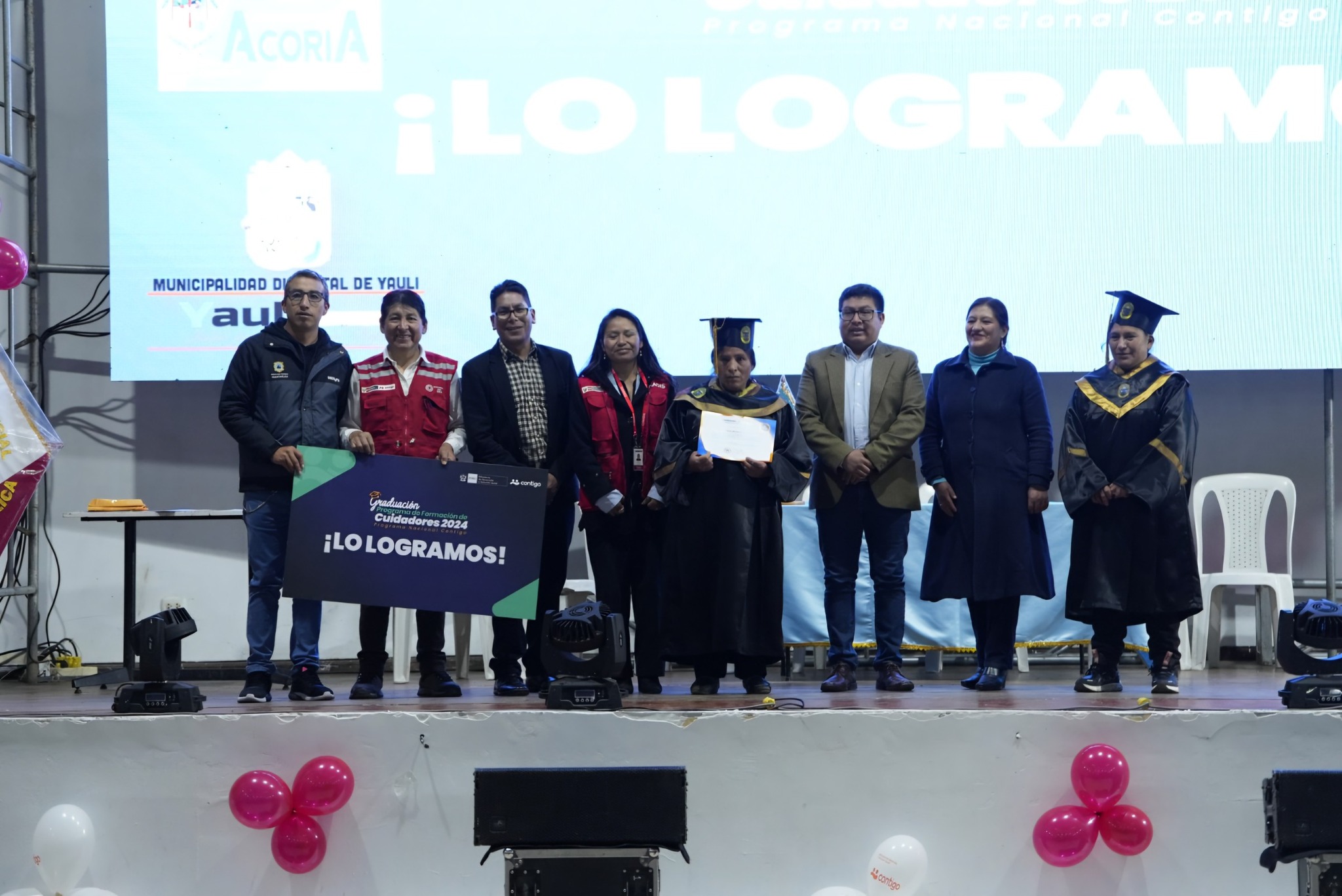 Nota de prensa sobre la graduación de una madre de familia del distrito de Ascensión como cuidadora en el programa CONTIGO