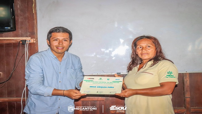 Municipalidad de Megantoni reconoce labor de 16 promotores ambientales comunitarios