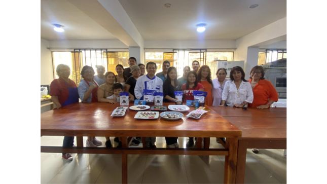 Por ello, se brindo una clase sobre bombones y tabletas personales, a cargo de un Chef de la empresa Negusa, lo cual fue una gran iniciativa, ya que no solo fomenta la creatividad en la repostería, sino que también ayuda a los emprendedores a generarse más ingresos. 
Estas clases se seguirán ofreciendo de forma gratuita, lo que sin duda contribuirá al desarrollo económico de los emprendedores.