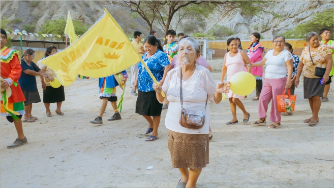 Foto Adultos mayores celebran carnaval de la amistad