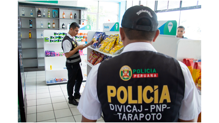Clausuran negocios por no cumplir con la norma.