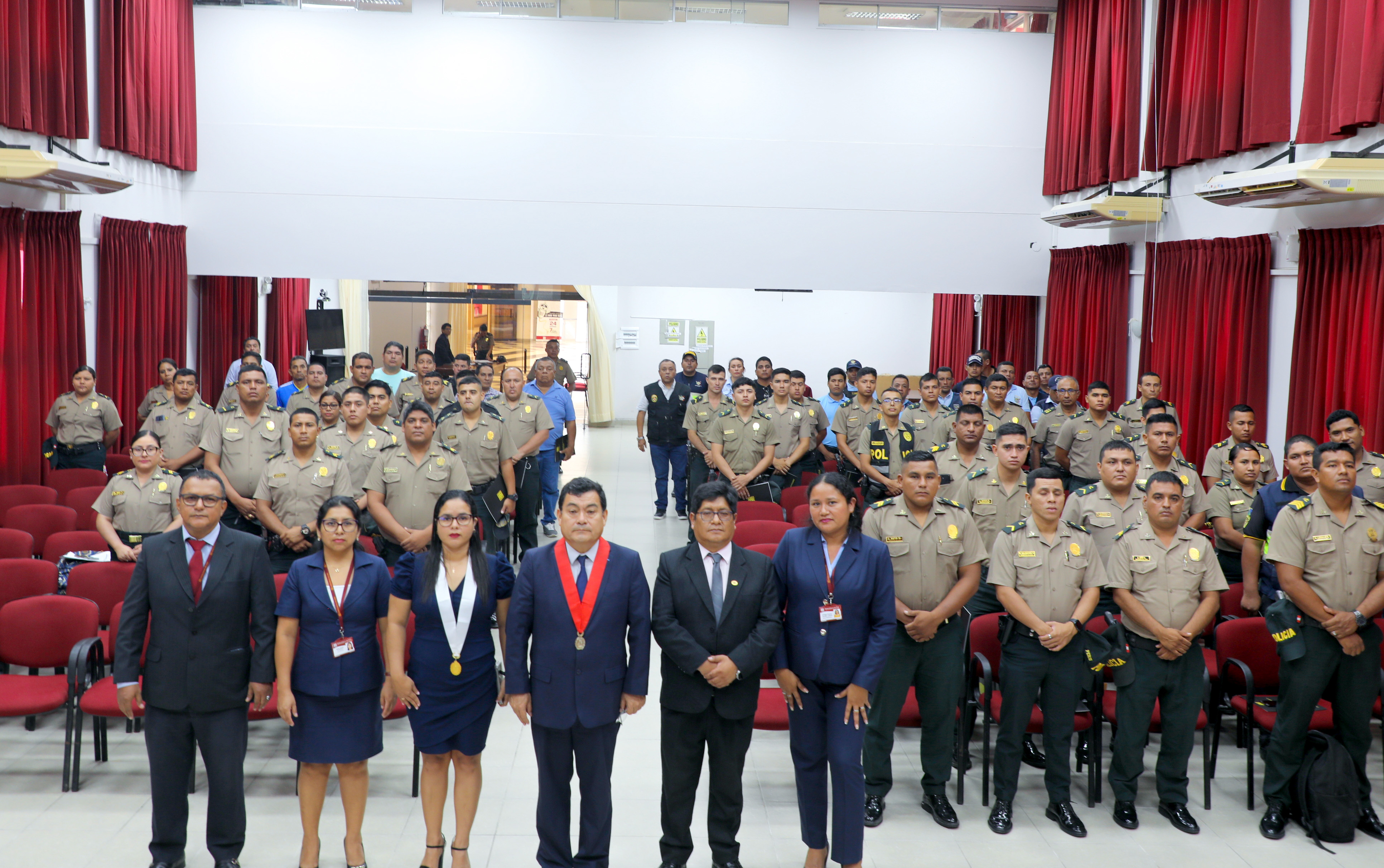 Efectivos Policiales y Agentes de Serenazgo de Tumbes fueron capacitados sobre la Nueva Versión del Sistema del Aplicativo Botón de Pánico