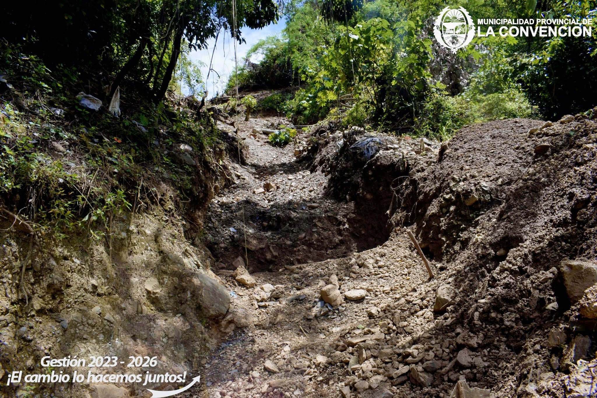 Avanza mantenimiento del canal de aguas pluviales en Urpipata Baja